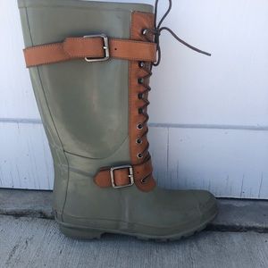 BCBG Gray combat-style rain boots